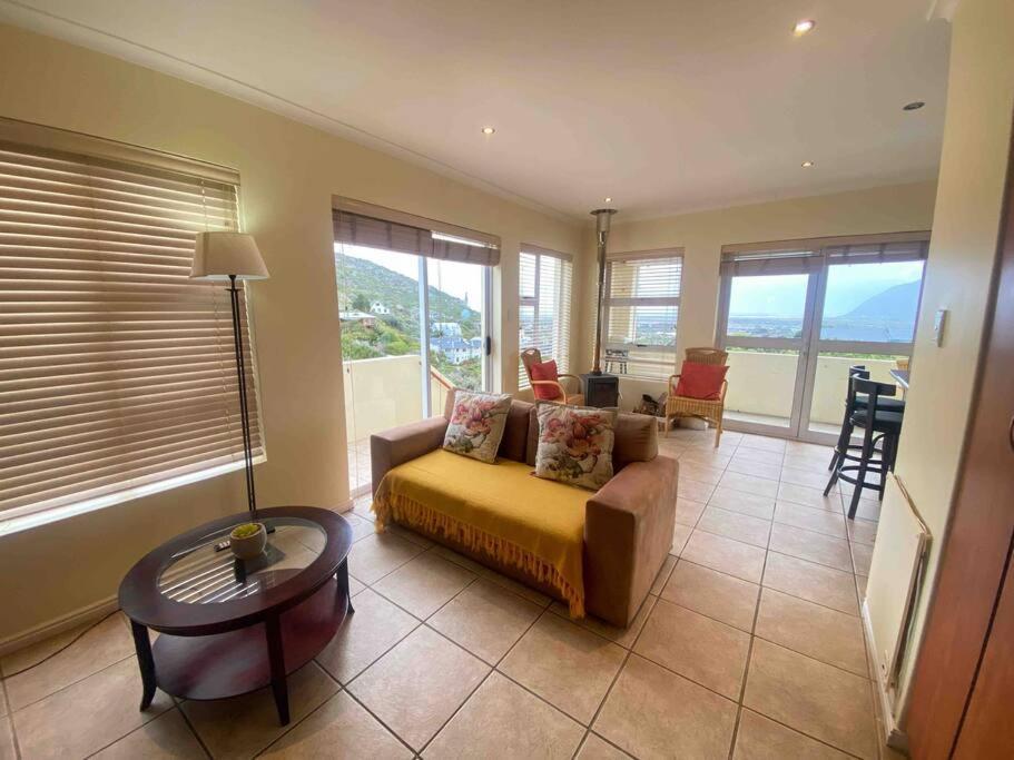 Sunset Haven: Mountain Views & Office Space Cape Town Exterior photo